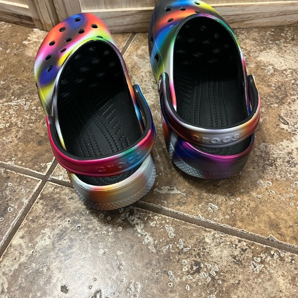 Crocs classic new no box excellent condition unisex muti  colored size 9/11. - Picture 4 of 5